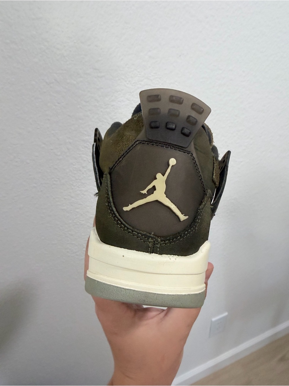 Jordan retro 4 olive green - Picture 3 of 9